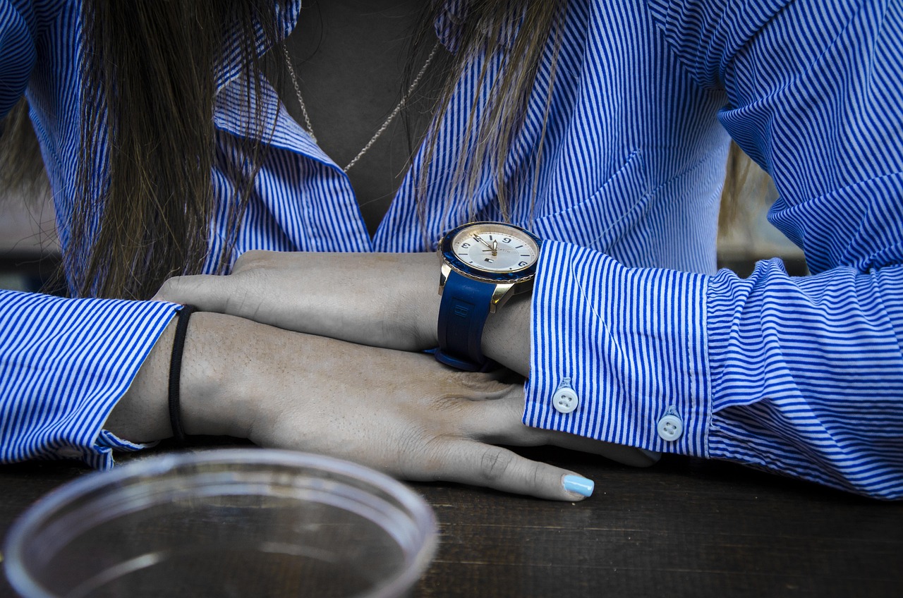 Caveman Watches ‘Blue Volta’: A Must-Have Luxury Timepiece for Style & Elegance